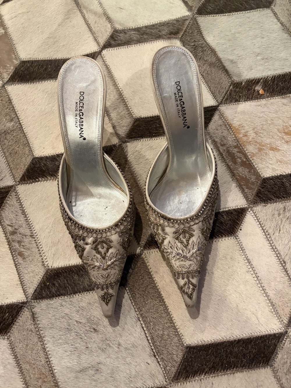 Dolce & Gabbana Silk beaded Silver Embellished Pointed-Toe Mules heels Sz 40